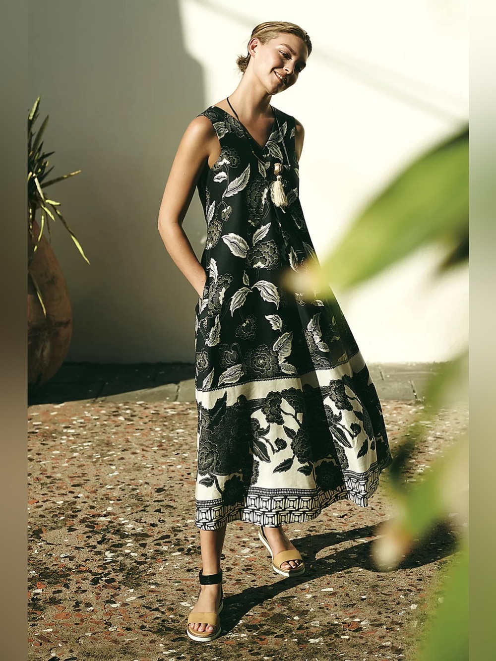 Anthropologie Floreat Soha Maxi Dress LP Charcoal Floral Lyocell Linen